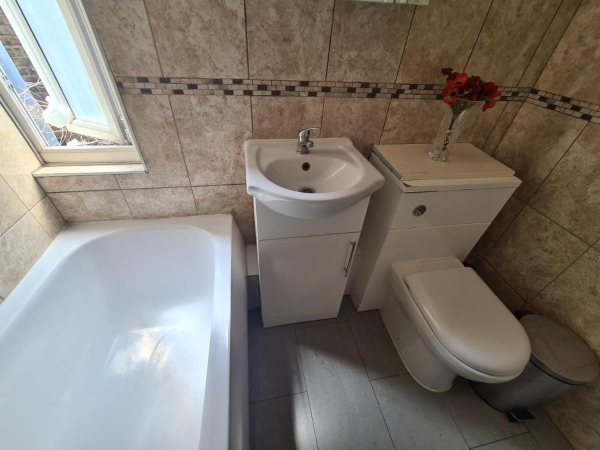 "Bright & Spacious" 3 Bedroom Flat By Kings Cross, St Pancras Station!!!!64 Londres Exterior foto